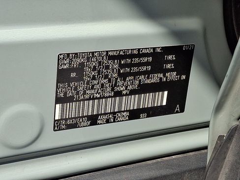 Used 2021 Toyota RAV4 XLE Premium AWD/4WD image 26