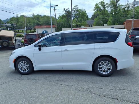 New 2027 Chrysler Pacifica LX FWD image 7