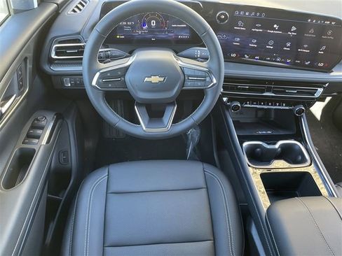 New 2026 Chevrolet Traverse LT image 7