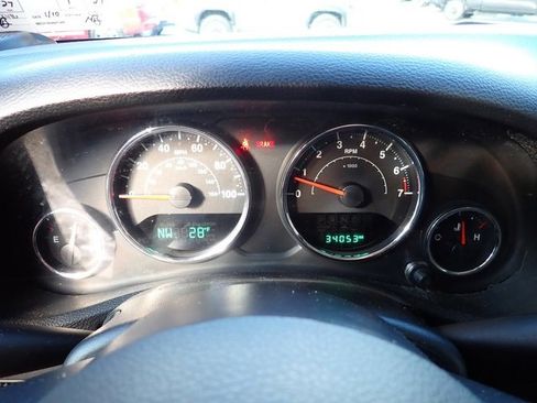 Used 2018 Jeep Wrangler Unlimited Sport image 29