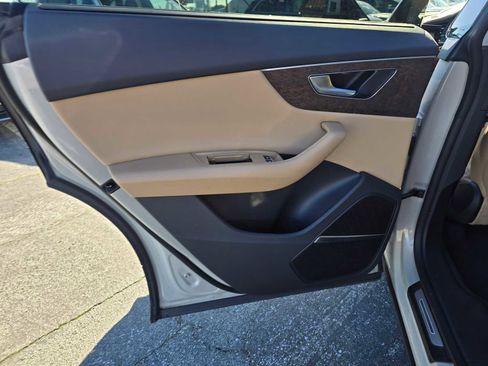 Used 2021 Audi Q8 Prestige w/ Prestige Package image 19