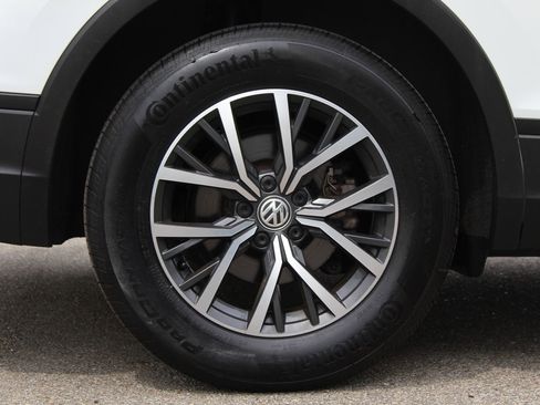 Used 2019 Volkswagen Tiguan SE w/ Panoramic Sunroof Package AWD/4WD image 28