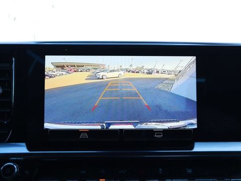 Used 2025 GMC Sierra 1500 SLT image 18