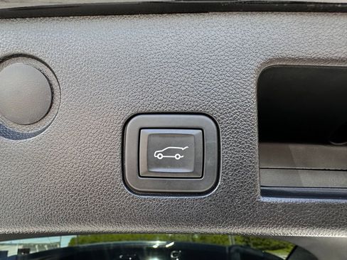 Used 2025 Chevrolet Equinox RS w/ Safety and Technology Package AWD/4WD image 39
