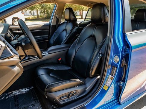 Used 2020 Toyota Camry LE image 35