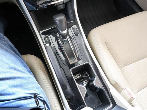 Used 2016 Honda Accord Touring image 47