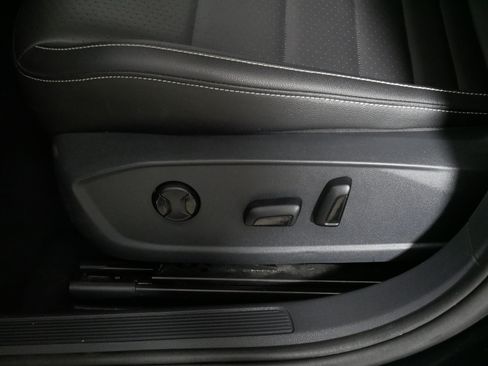 Used 2024 Volkswagen Jetta SE FWD image 20