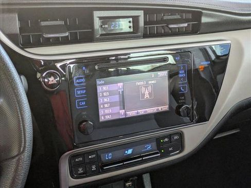 Used 2019 Toyota Corolla LE image 13