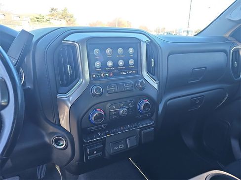Used 2021 Chevrolet Silverado 1500 LT w/ Z71 Off-Road Package image 19