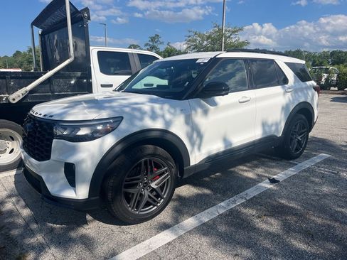 Used 2025 Ford Explorer ST-Line w/ ST-Line Street Pack AWD/4WD image 1