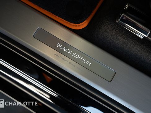 Used 2025 Bentley Bentayga image 19