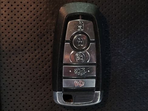 Used 2018 Ford Mustang Premium RWD image 32