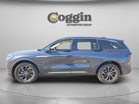 Used 2024 Lincoln Nautilus Premier w/ Equipment Group 102A image 2