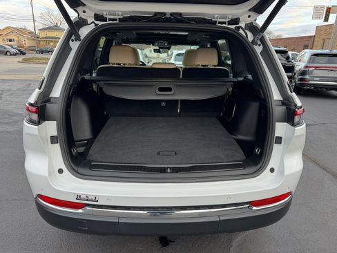 Used 2024 Jeep Grand Cherokee Limited w/ Luxury Tech Group II image 33