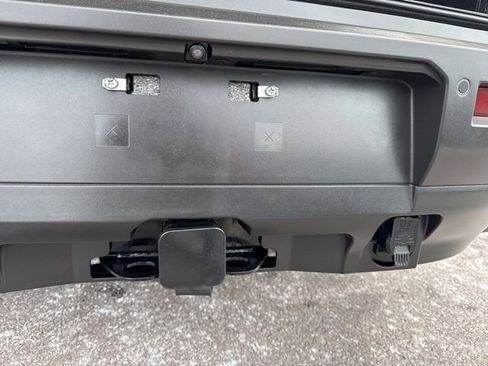 Used 2025 Nissan Pathfinder SV w/ SV Premium Package image 26