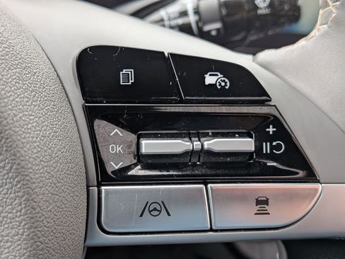 Used 2025 Hyundai Elantra SEL image 15