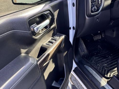 Used 2021 Chevrolet Silverado 1500 LT image 11