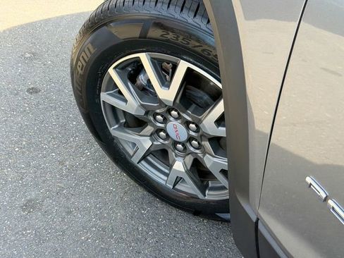 Used 2021 GMC Acadia SLE FWD image 9