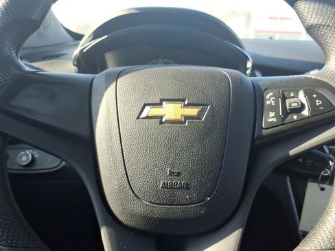 Used 2020 Chevrolet Trax LS image 12