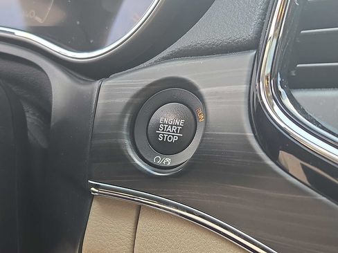 Used 2019 Jeep Grand Cherokee Limited w/ Luxury Group II AWD/4WD image 24