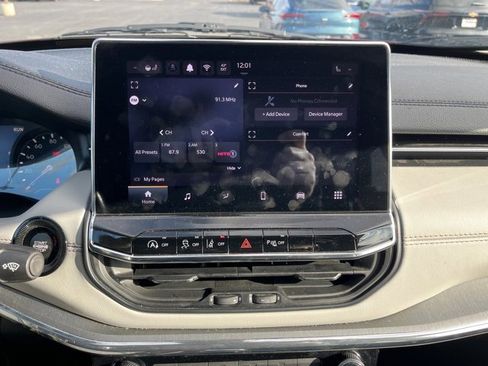 Used 2022 Jeep Compass Limited image 11