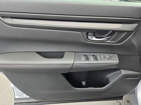 Used 2025 Honda CR-V Sport image 16