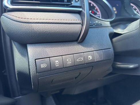 Used 2018 Toyota Camry XLE w/ Audio Package FWD image 25