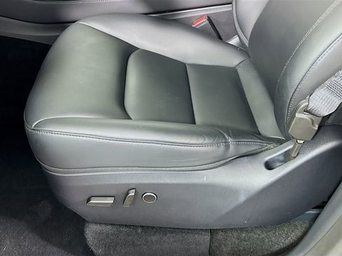 Used 2025 Tesla Model Y Long Range RWD image 20