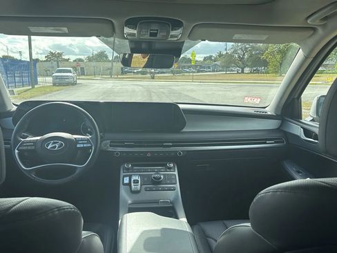 Used 2024 Hyundai Palisade SEL w/ Premium Package FWD image 7