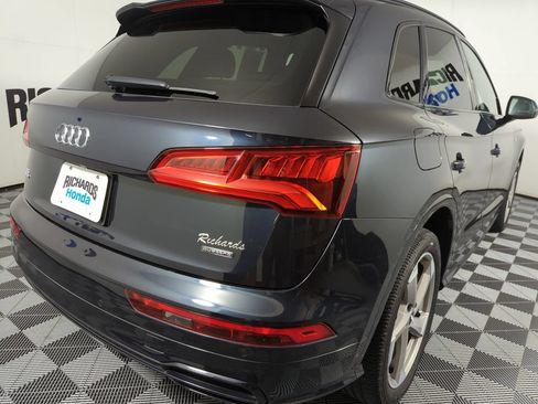 Used 2020 Audi Q5 2.0T Titanium Premium Plus w/ Premium Plus Package AWD/4WD image 5