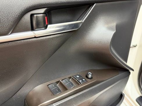 Used 2023 Toyota Camry SE FWD image 18