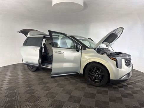 Certified 2025 Kia Carnival SX Prestige image 14