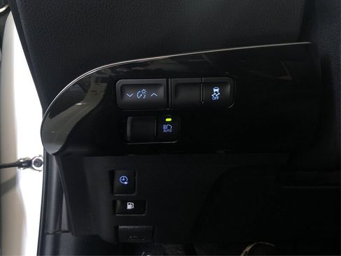 Used 2017 Toyota Prius Prime Plus w/ Carpet Mat Package image 24