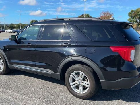 Used 2022 Ford Explorer XLT w/ Equipment Group 202A image 39