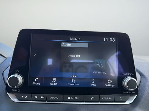 Used 2025 Nissan Sentra SV FWD image 30