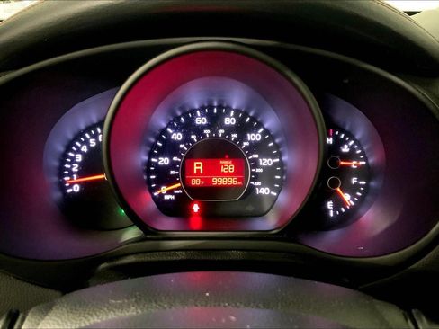 Used 2015 Kia Soul + FWD image 20