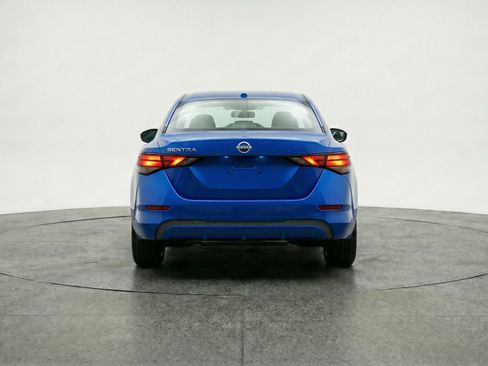 Used 2025 Nissan Sentra SV image 7