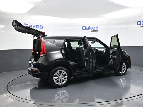 Certified 2022 Kia Soul LX image 50