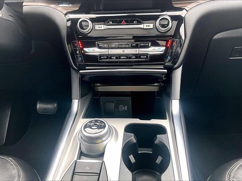 Certified 2022 Ford Explorer Limited w/ Equipment Group 301A image 24