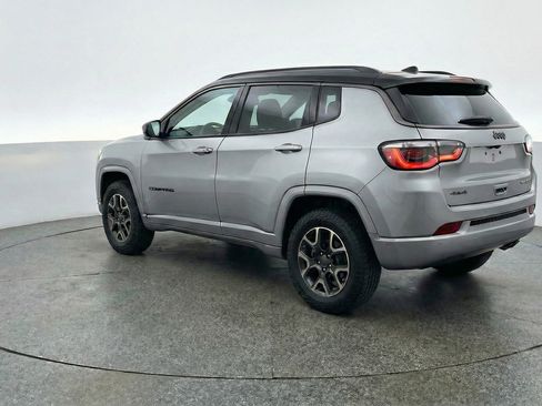 Used 2025 Jeep Compass Trailhawk image 6