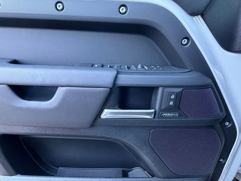 New 2026 Land Rover Defender 110 X-Dynamic SE image 23