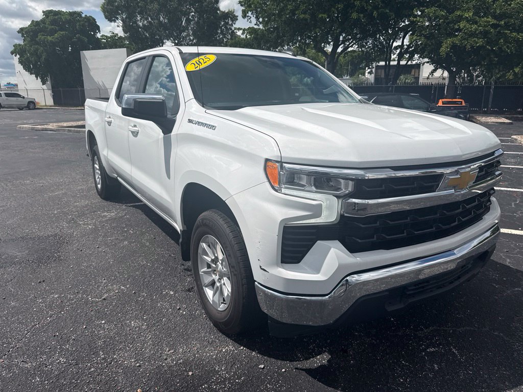 Used 2025 Chevrolet Silverado 1500 LT RWD image 1