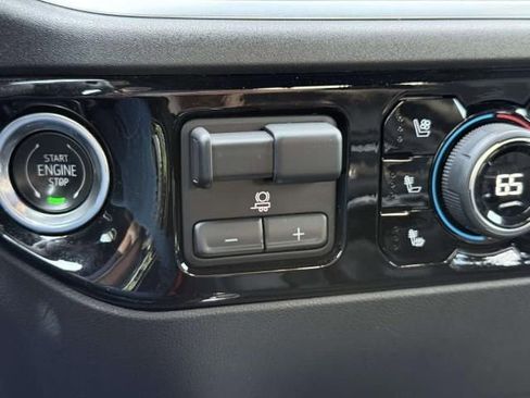 Certified 2023 Chevrolet Silverado 1500 High Country w/ Technology Package AWD/4WD image 28