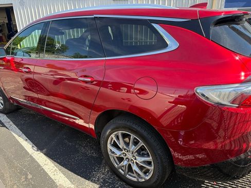 Used 2023 Buick Enclave Essence w/ Experience Buick Package FWD image 7