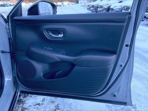 Used 2024 Honda HR-V Sport image 22