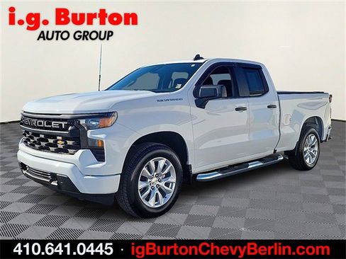 Certified 2022 Chevrolet Silverado 1500 Custom image 3