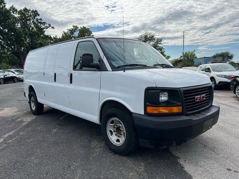 Used 2017 GMC Savana 3500 Extended image 3