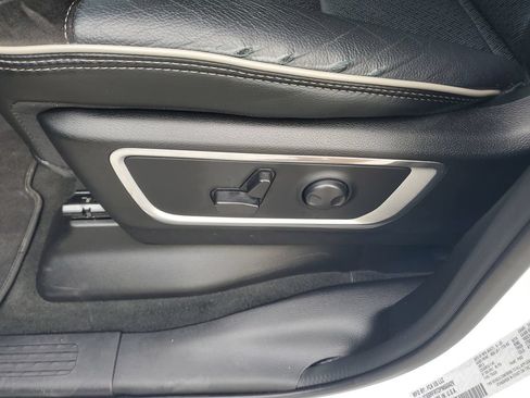 Used 2023 RAM 1500 Laramie AWD/4WD image 16