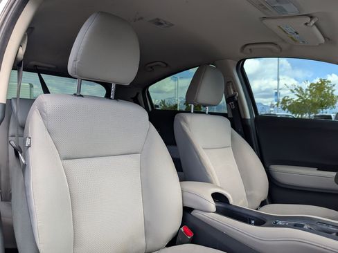 Used 2022 Honda HR-V LX image 29