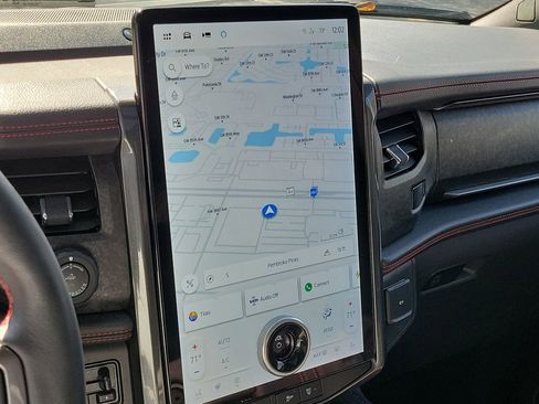 Used 2023 Ford Expedition Limited image 30